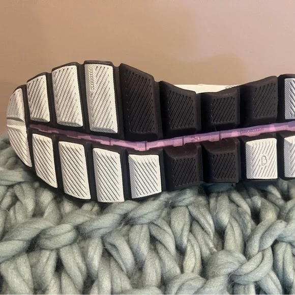 On Cloud sneakers - Picture 3 of 3